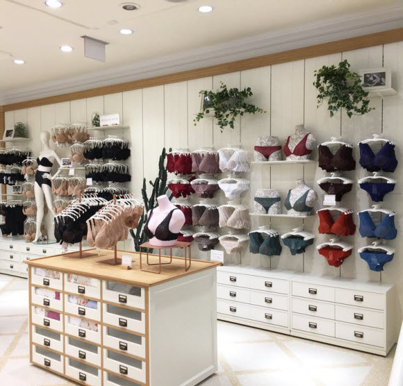 Intimissimi Lingerie Brand Store In New Yourk