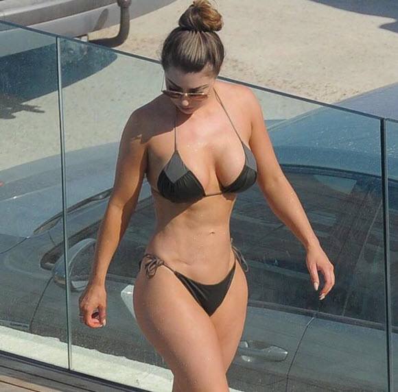 Abi Clarke Flaunts Her Impressive Curves In Black Bikini While Enjoying Her Time In Marbella