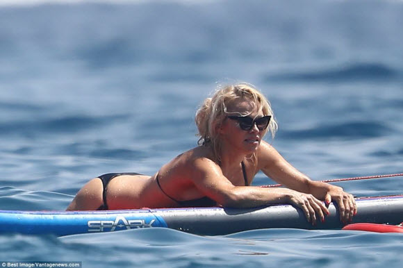 Pamela Anderson Show Off Incredible Sexy Body While Wearing Black Bikini In South France