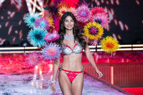 Who is Lucky Model Will Wear Fantasy Bra In Victoria's Secret Fashion Show 2017